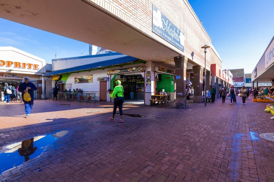 Commercial Property for Sale in Tafelsig Western Cape